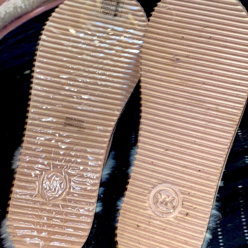 Micheal kors fuzzy brand new shoes size 8 tags missing